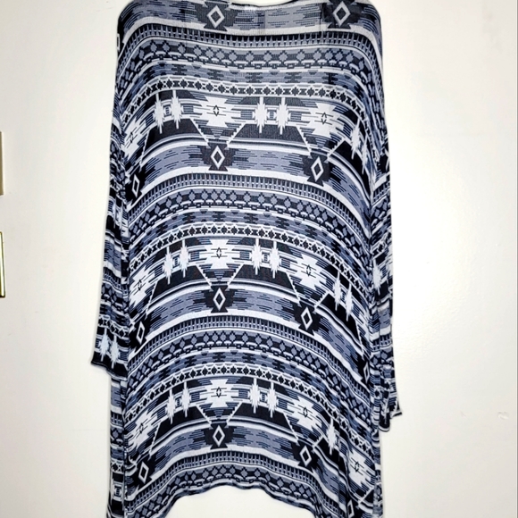 Navy Blue Black and White Open Front Cardigan - Picture 2 of 6